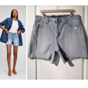 Gap | 6" High Rise Cheeky Midi Shorts In Light Wash Destroyed